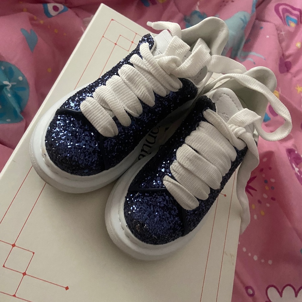 Toddler Alexander McQueen’s